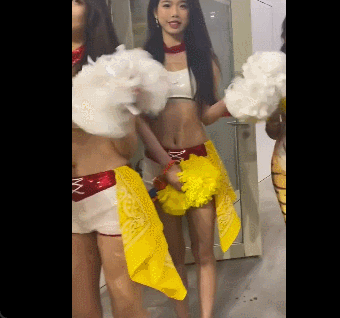 看台上出现 看台上出现